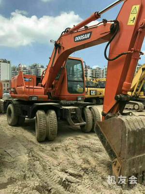 河南信阳市30万元出售斗山通用型通用型DH150W轮式挖掘机