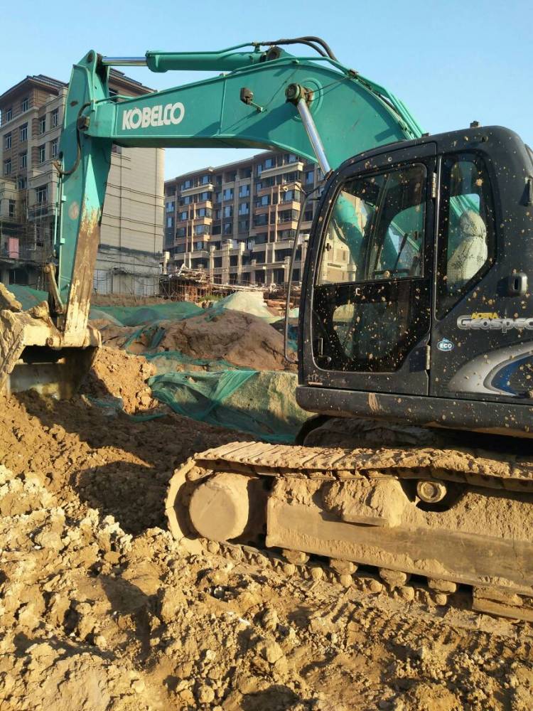 北京56万元出售神钢大挖SK350挖掘机
