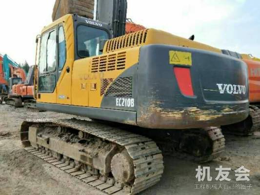 寧夏吳忠市30萬元出售沃爾沃中挖EC210挖掘機
