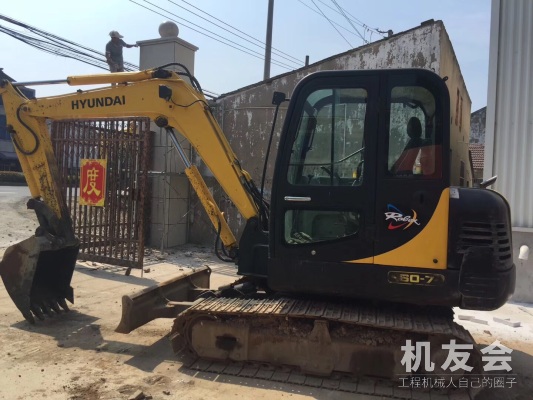 河南周口市12.8万元出售现代小挖R60挖掘机