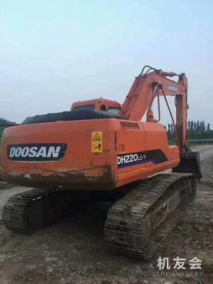江西南昌市19.8万元出售斗山中挖DH220挖掘机