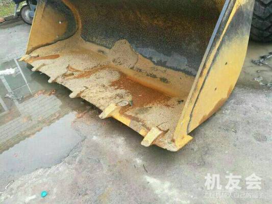 河南郑州市7.5万元出售龙工3吨及3吨以下LG833装载机