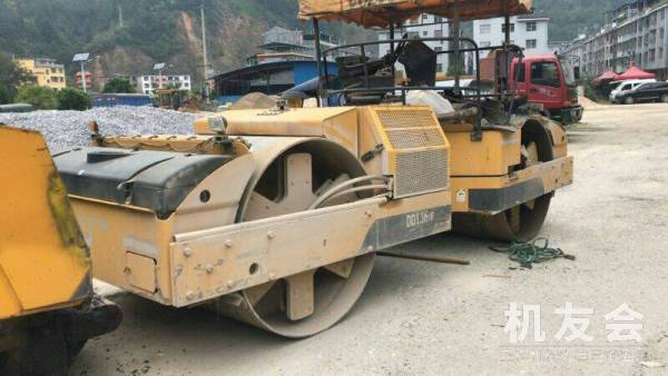 广西桂林市面谈万元出售沃尔沃液压式13吨以上DD136双钢轮压路机