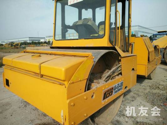 江苏徐州市6万元出售一拖路通液压式12吨LTC12双钢轮压路机