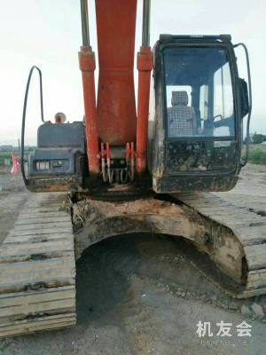 廣西河池市48.6萬元出售日立中挖ZX200挖掘機