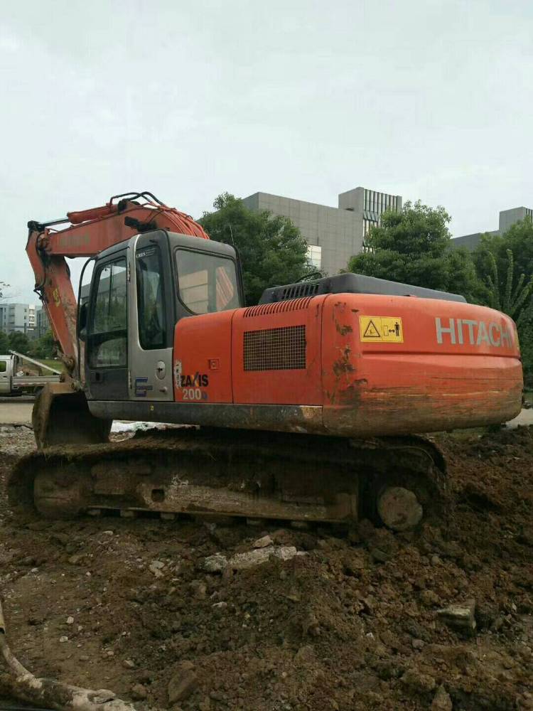 广西河池市48.6万元出售日立中挖ZX200挖掘机