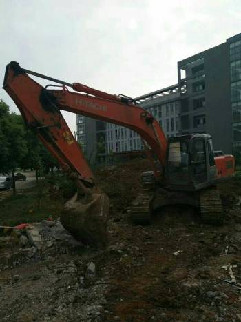 广西河池市48.6万元出售日立中挖ZX200挖掘机