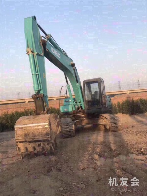 北京3万元出售神钢中挖SK210挖掘机