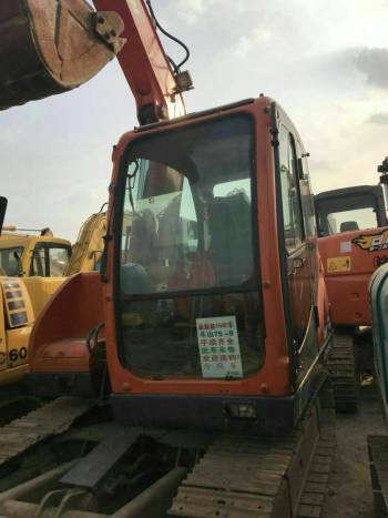 安徽滁州市26万元出售斗山小挖DX75挖掘机