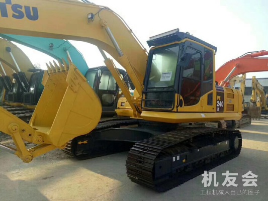 山東淄博市76萬元出售小鬆中挖PC240挖掘機