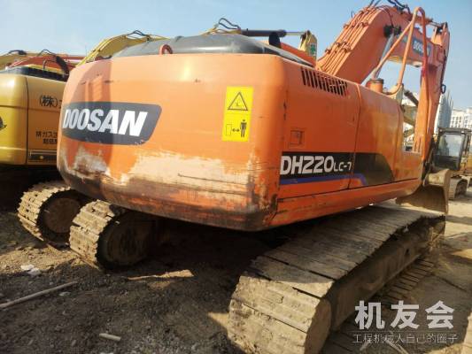 江苏苏州市16.8万元出售斗山中挖DH220挖掘机