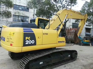江苏苏州市46万元出售小松中挖PC200挖掘机
