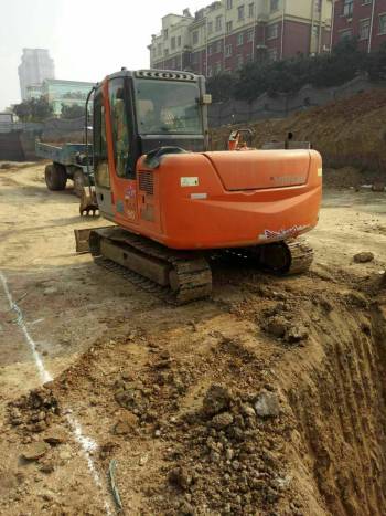 河南鄭州市出租三一重工小挖SY60挖掘機