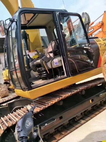 江苏苏州市0万元出售卡特彼勒中挖320挖掘机