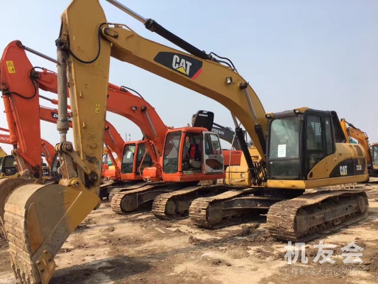 浙江金華市42萬元出售卡特彼勒中挖323挖掘機