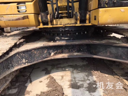 湖南湘潭市42万元出售卡特彼勒中挖323挖掘机
