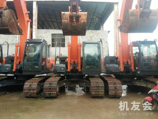 江苏苏州市0万元出售日立中挖ZX200挖掘机