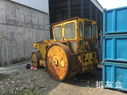 江苏苏州市出租国机洛建液压式13吨以上2Y6×8B双钢轮压路机