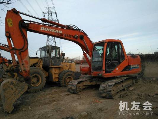 北京24万元出售斗山中挖DH150挖掘机