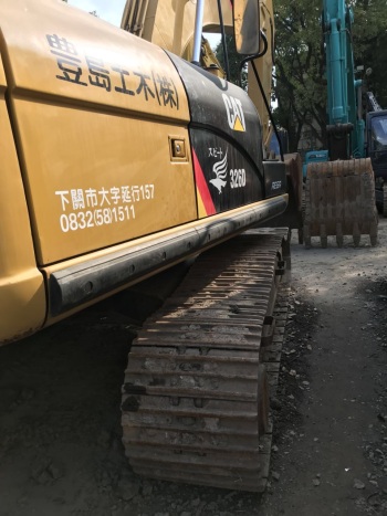 上海55万元出售卡特彼勒大挖326挖掘机