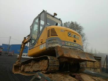 山西晉中市14萬元出售徐工小挖XE60挖掘機