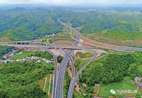 截至2016年底，广东省高速公路通车总里程达7673公里，位