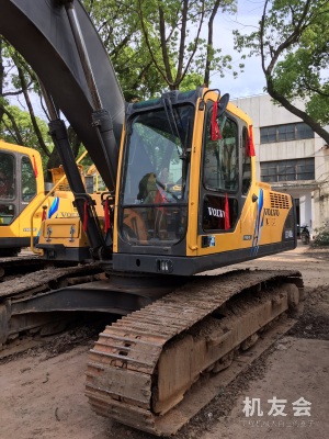 上海36萬元出售沃爾沃大挖EC240挖掘機