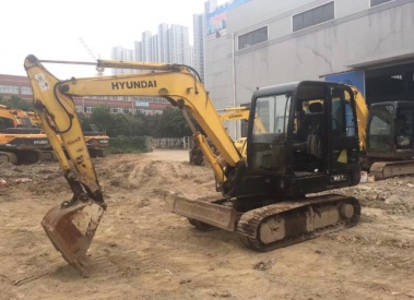 江苏常州市9.8万元出售现代小挖R60挖掘机
