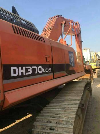 吉林長春市64萬元出售鬥山大挖DH370挖掘機
