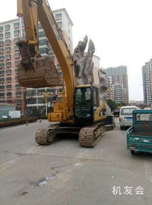山东临沂市34.5万元出售卡特彼勒中挖320挖掘机