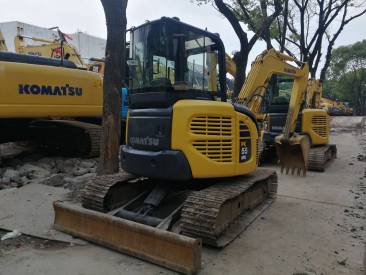 山东济南市7.6万元出售小松迷你挖55挖掘机