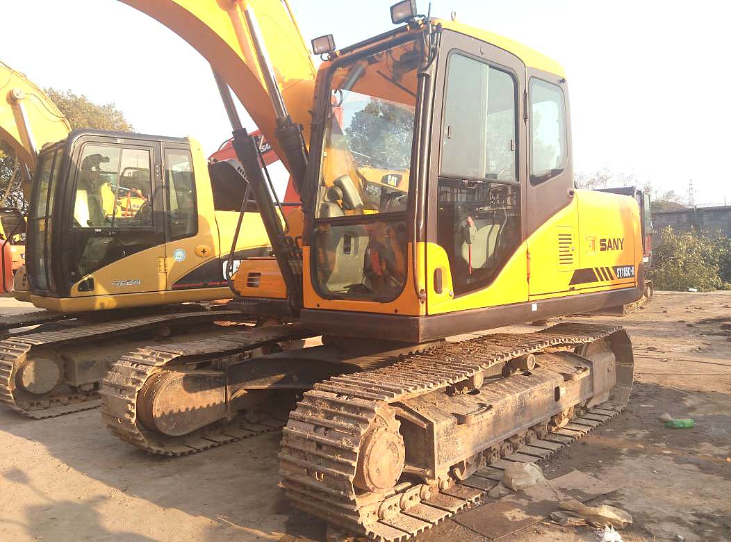 河南郑州市21.8万元出售三一重工小挖SY135挖掘机
