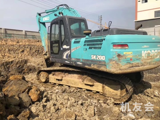 廣西桂林市53.5萬元出售神鋼中挖SK200挖掘機