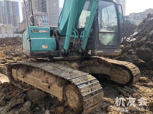 广西桂林市53.5万元出售神钢中挖SK200挖掘机