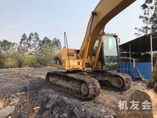 广西桂林市33万元出售卡特彼勒中挖320挖掘机