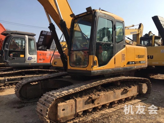 江西萍乡市出租三一重工中挖SY215挖掘机