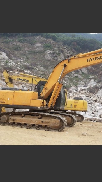 贵州六盘水市出租现代中挖R215挖掘机