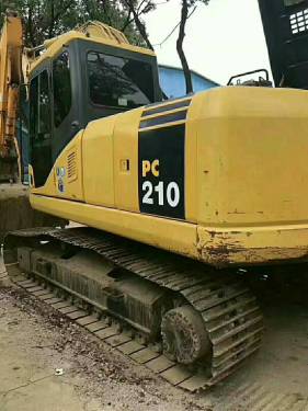 江苏苏州市28万元出售小松中挖PC200挖掘机