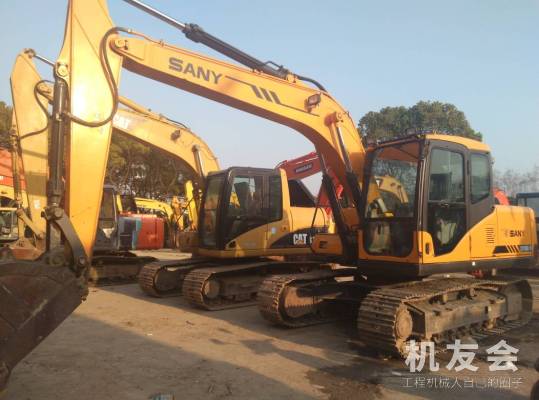 河南周口市22.8萬元出售三一重工中挖SY135挖掘機
