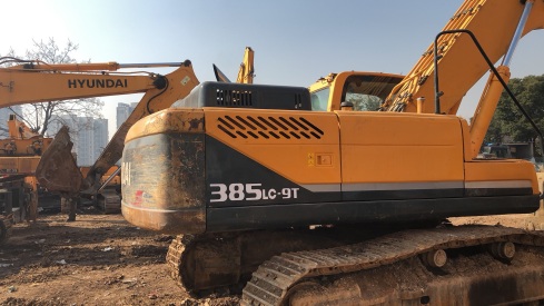 江苏常州市56万元出售现代大挖R335挖掘机