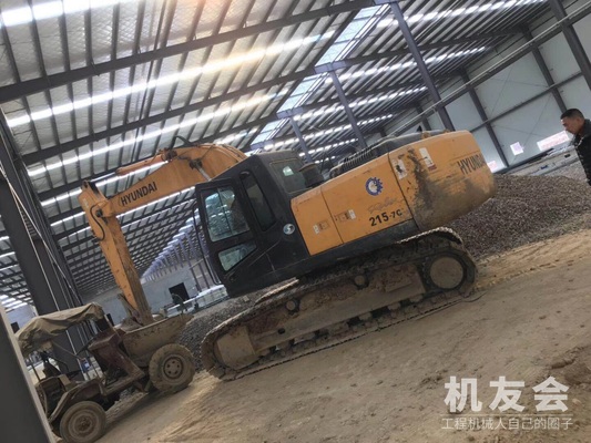 江苏常州市32.5万元出售现代中挖R215挖掘机
