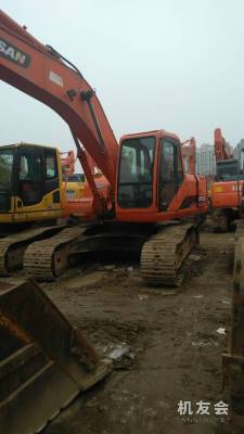 江苏苏州市22万元出售斗山中挖DH220挖掘机