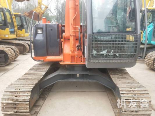 江苏苏州市30万元出售日立小挖ZX70挖掘机