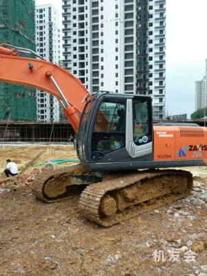 江西吉安市49萬元出售日立中挖ZX200挖掘機