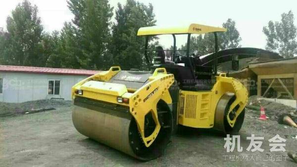 江蘇徐州市出租寶馬格液壓式13噸以上BW203雙鋼輪壓路機