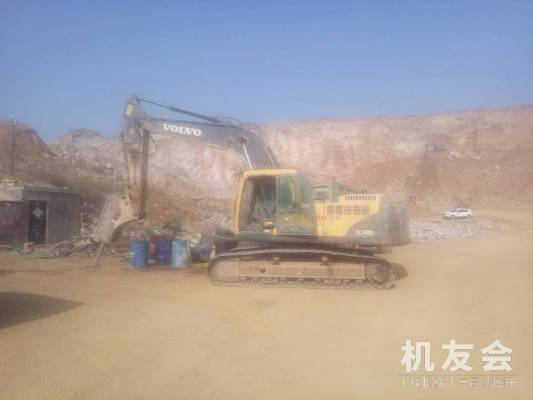 河南洛陽市出租沃爾沃中挖EC240挖掘機