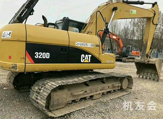 内蒙古鄂尔多斯市54万元出售卡特彼勒中挖320挖掘机