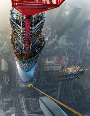 632米！上海中心大厦上的塔吊！想去当司机，那是什么感觉？
