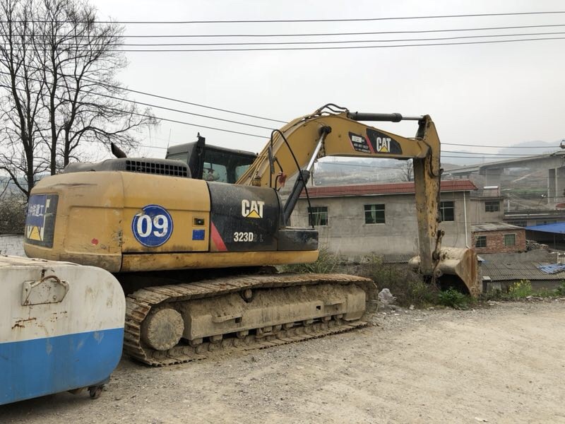贵州贵阳市出租卡特彼勒中挖323挖掘机