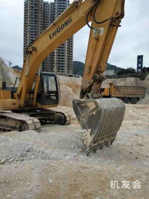 貴州黔南25.3萬元出售柳工中挖柳工225C挖掘機